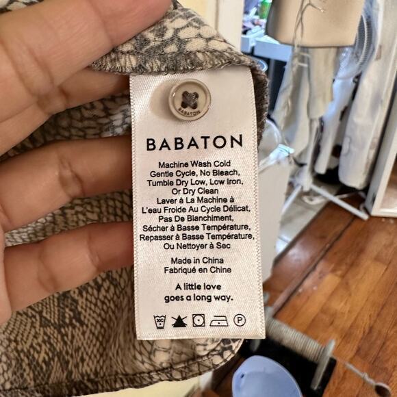 Babaton Aritzia Akira Blouse Size Small Snake Print 71882 - Picture 8 of 12
